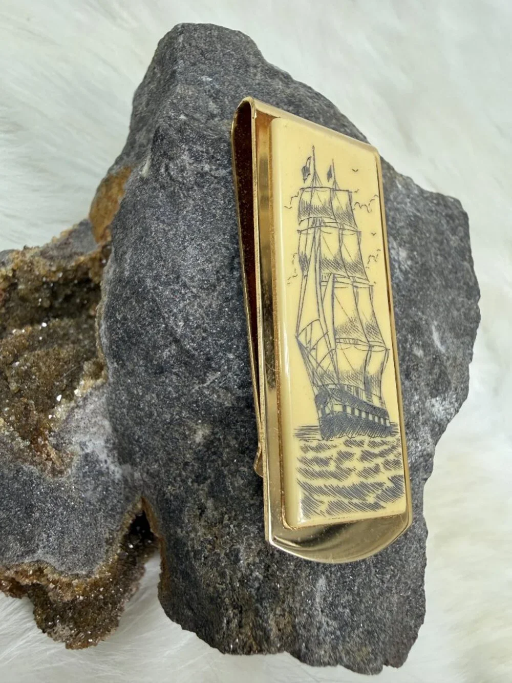Vintage Hadley Faux Scrimshaw Ship Gold Tone Money Clip 2